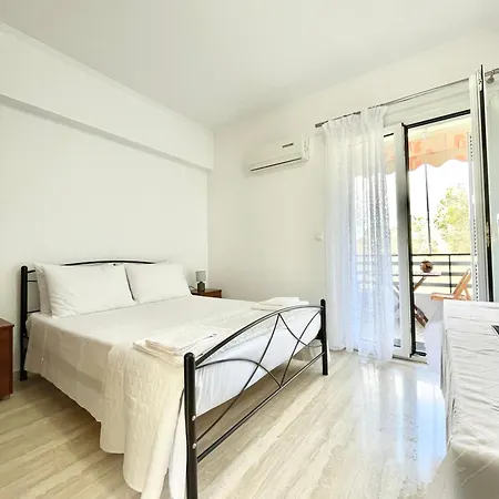Maria's House Апартаменты Перама